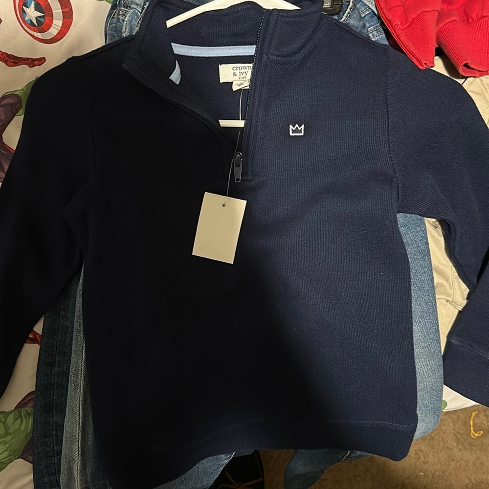 Boys size 4T dark navy crown and Ivey sweater.